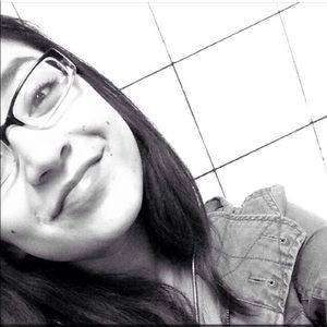 Meet your Posher, Vanessa